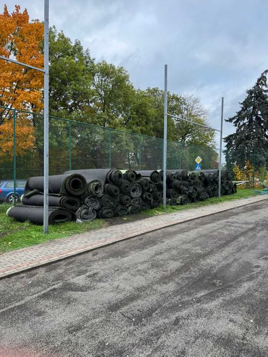 Trawa sztuczna z demontażu