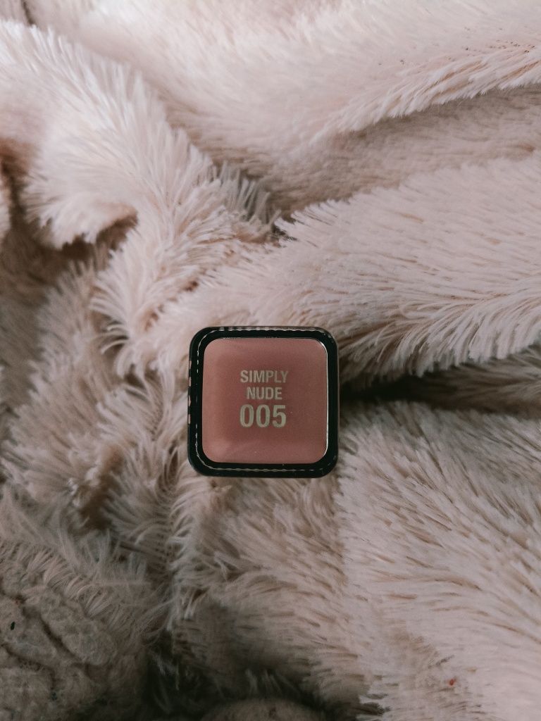 Max Factor Colour Elixir nawilżająca pomadka do ust 005 simply nude
