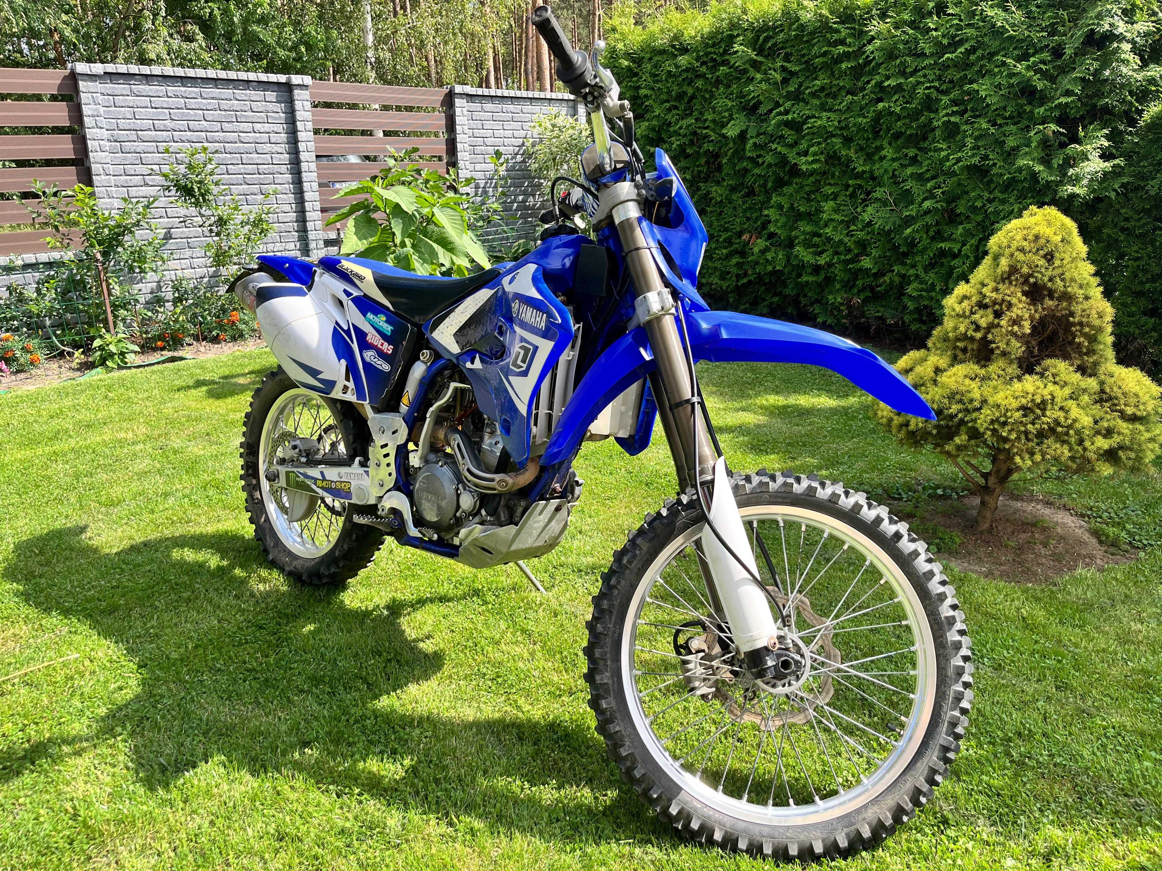 Cross Yamaha motor