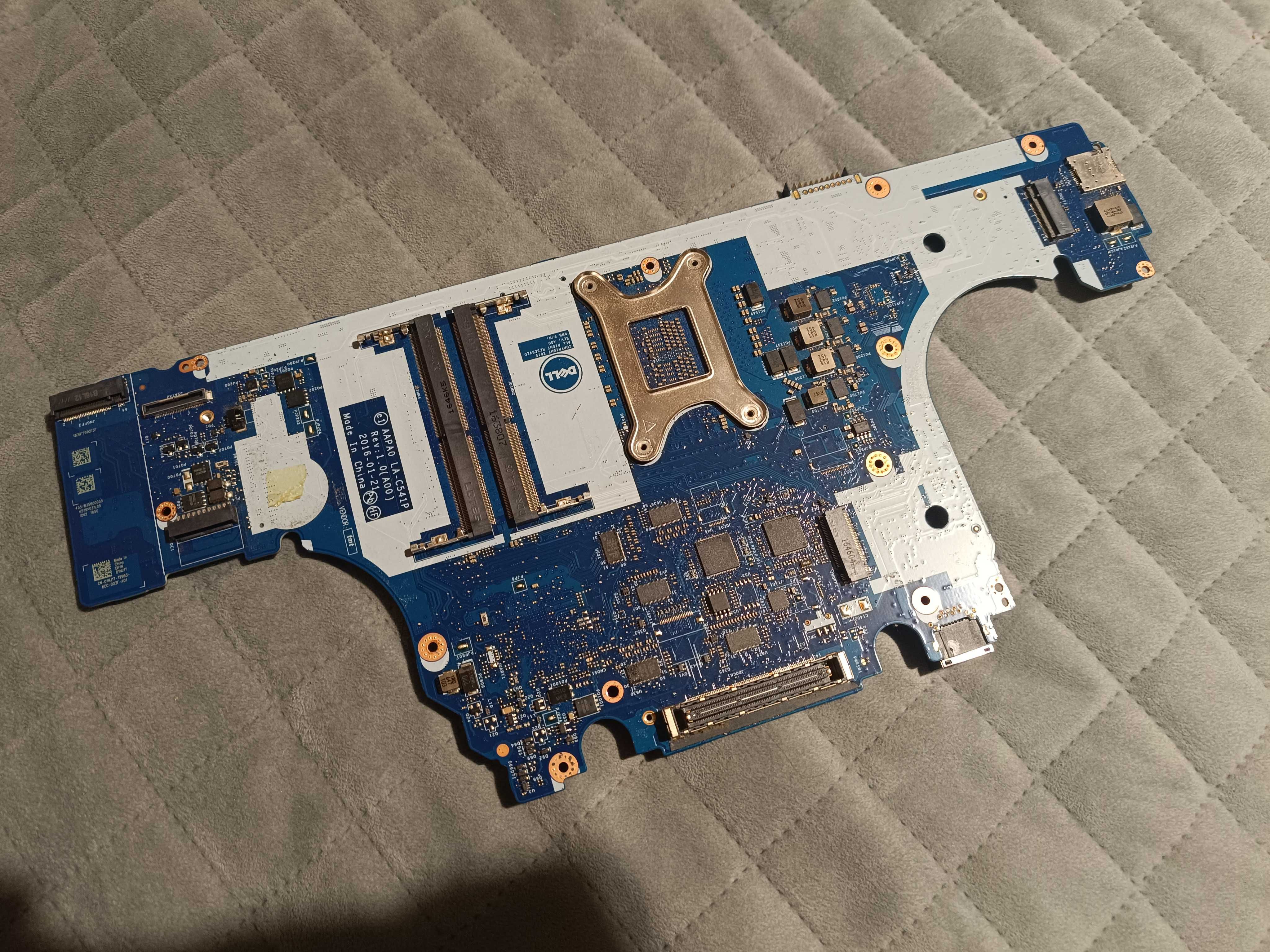 Материнська плата DELL Precision 7510 7520