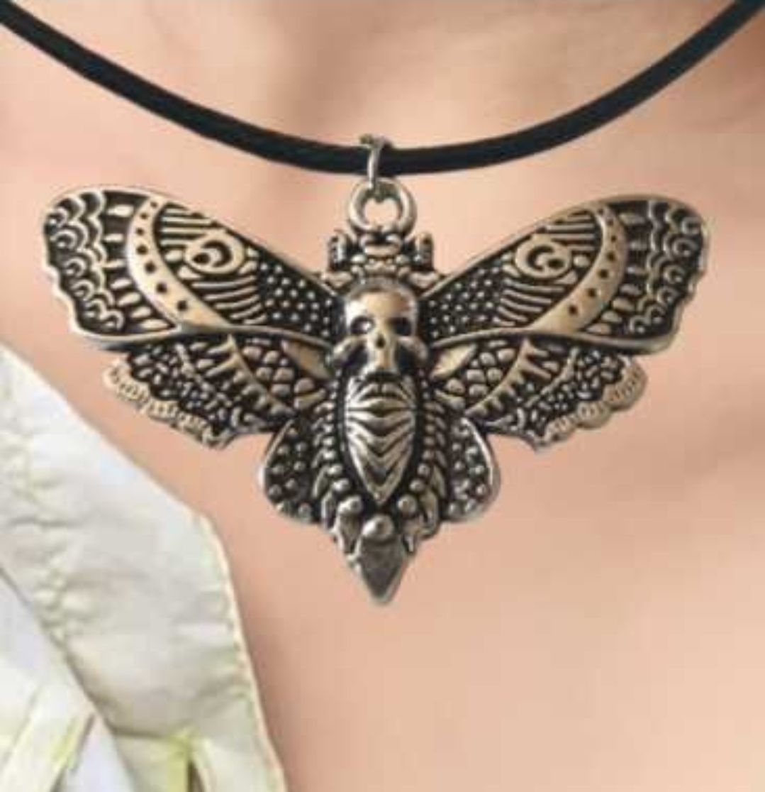 Gotycki naszyjnik ćma z czaszką retro wisiorek goth ćma czaszka motyl