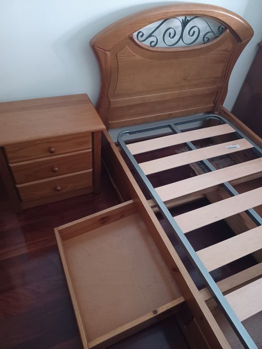 Móveis Quarto de Solteiro em Pinho Mel