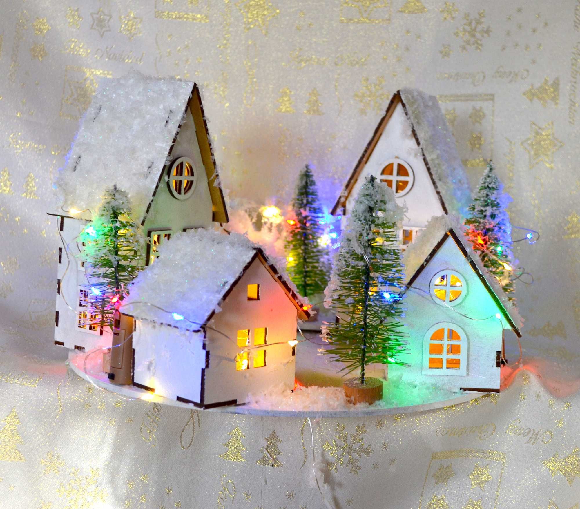 Новогодние домики, праздничная композиция с подсветкой