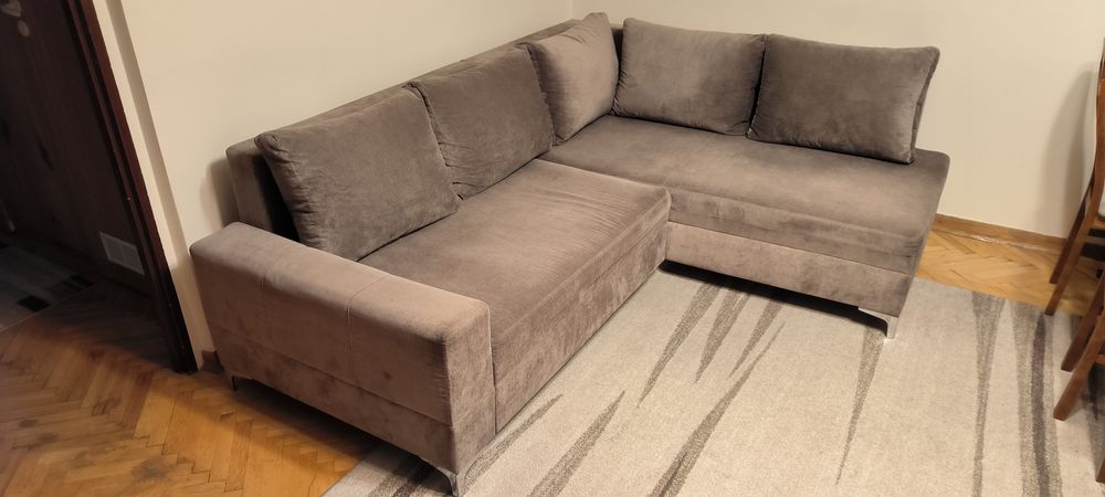 Duży elegancki narożnik w bardzo dobrym stanie