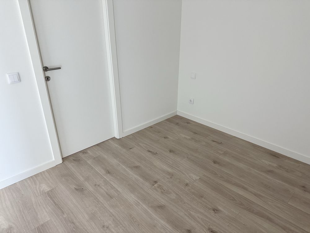 vendo T0 na senhora da hora novo no 4' andar , poente, gara e arrumos