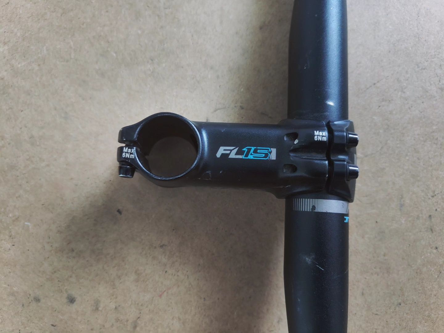Syncros FL20 T-bar/FL 15 stem + гріпси PNW Components.