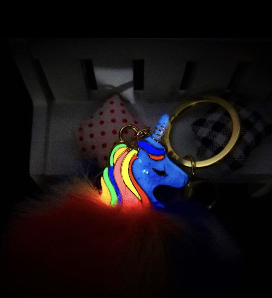 Porta-chaves Pompom Unicornio luminoso