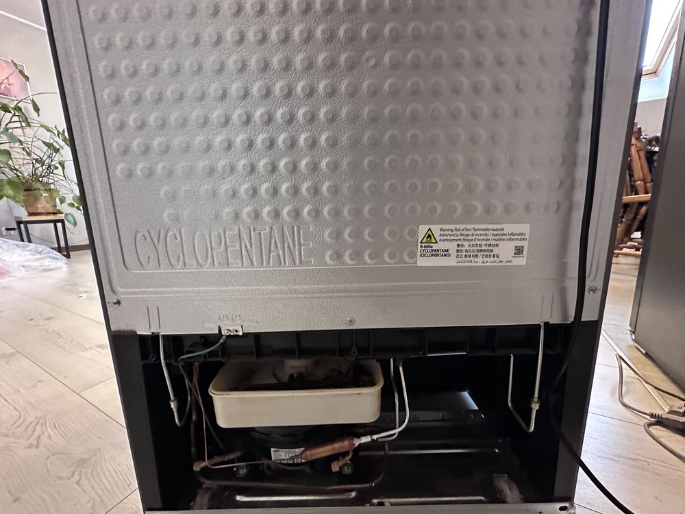 Lodówka zamrażarka samsung no frost bardzo dobry stan 7 lat,srebrna