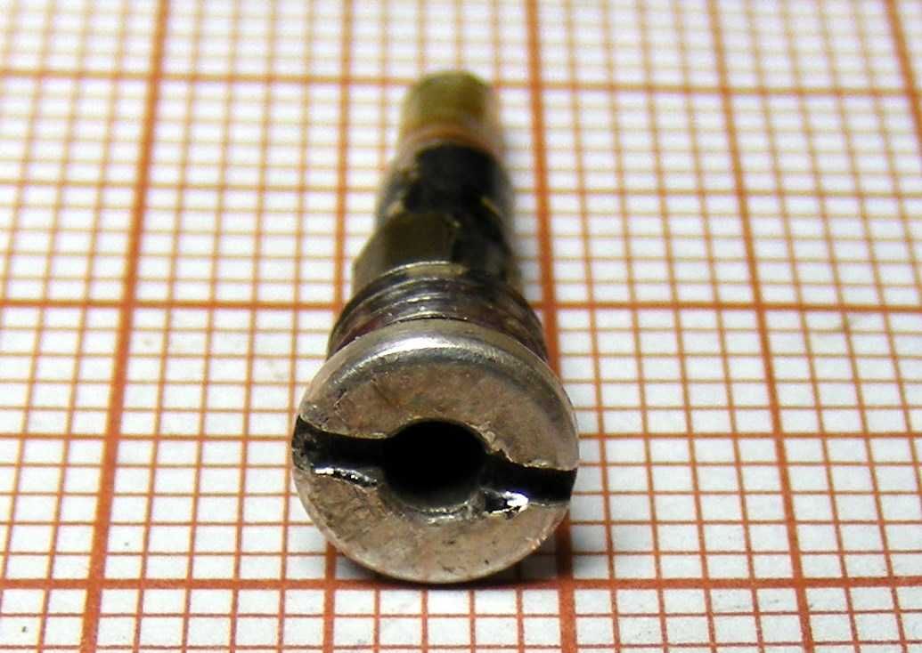 Złącze srebrzone DAMSKIE na pin fi-2mm komputera ODRA -cena 50 sztuk
