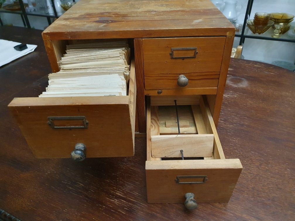 Szafka biblioteczna katalogowa drewno lata 60 vintage prl design