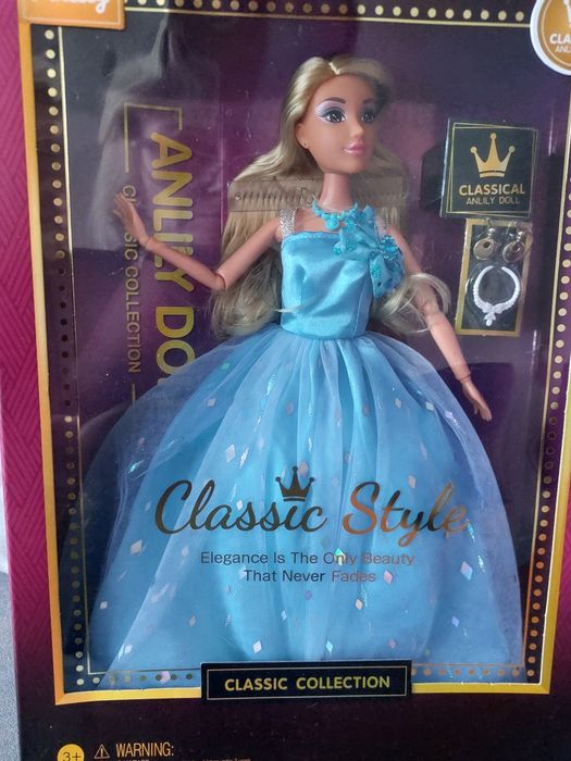 Нова лялька для дівчинки