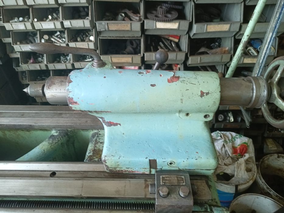 Torno Mecânico TOS – 1,35m Entre Pontas | Industrial, Robusto e Pronto