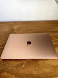 Mac Book Air M1 16GB 256GB gold  - Wydajny i elegancki dla kreatywnych