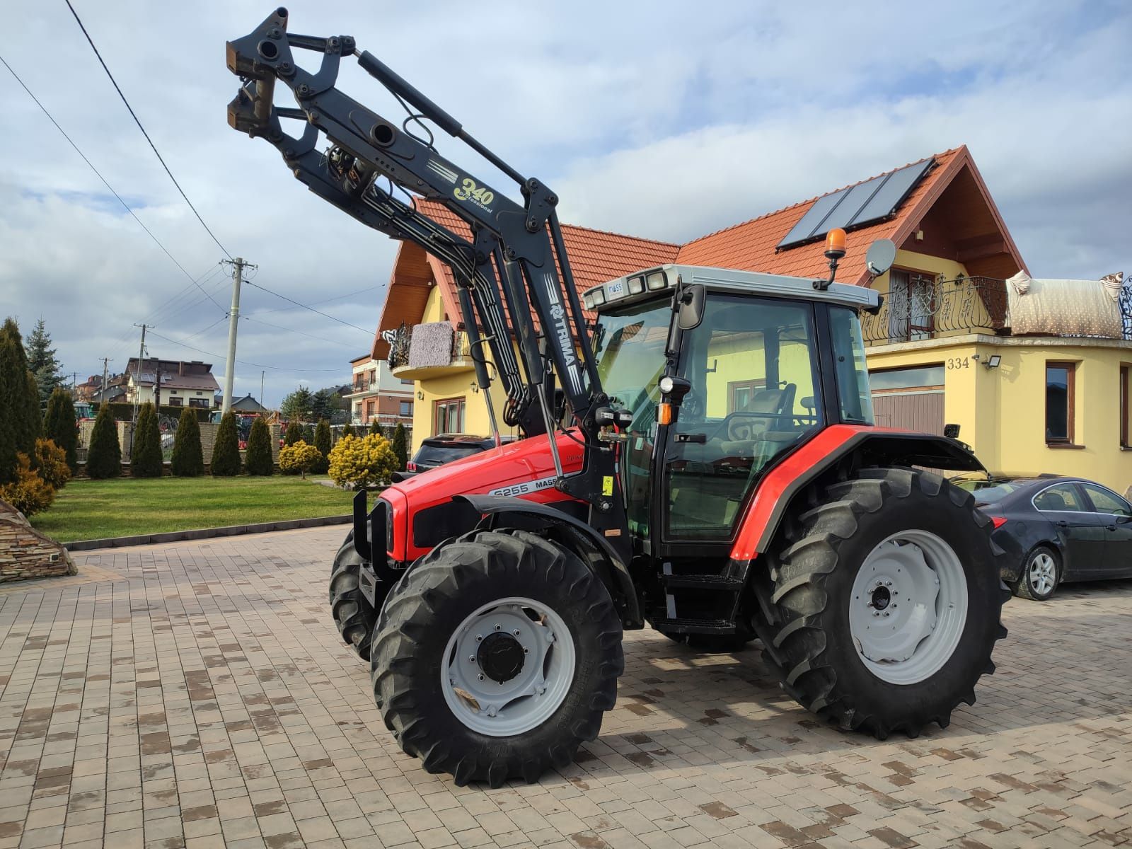 Ciągnik rolniczy Massey Ferguson 6255