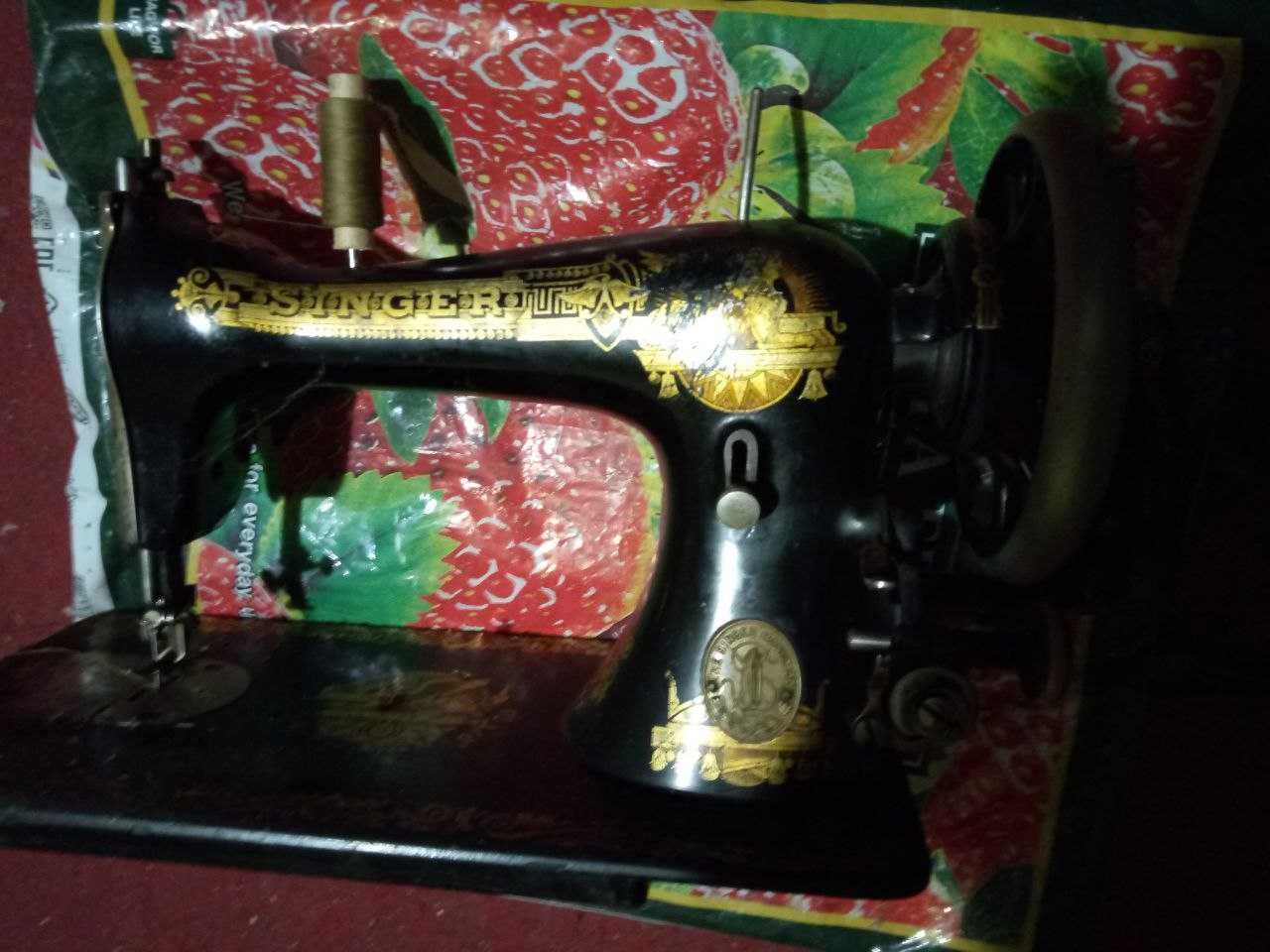 Антикварная швейная машинка Зингер образца 1911 года