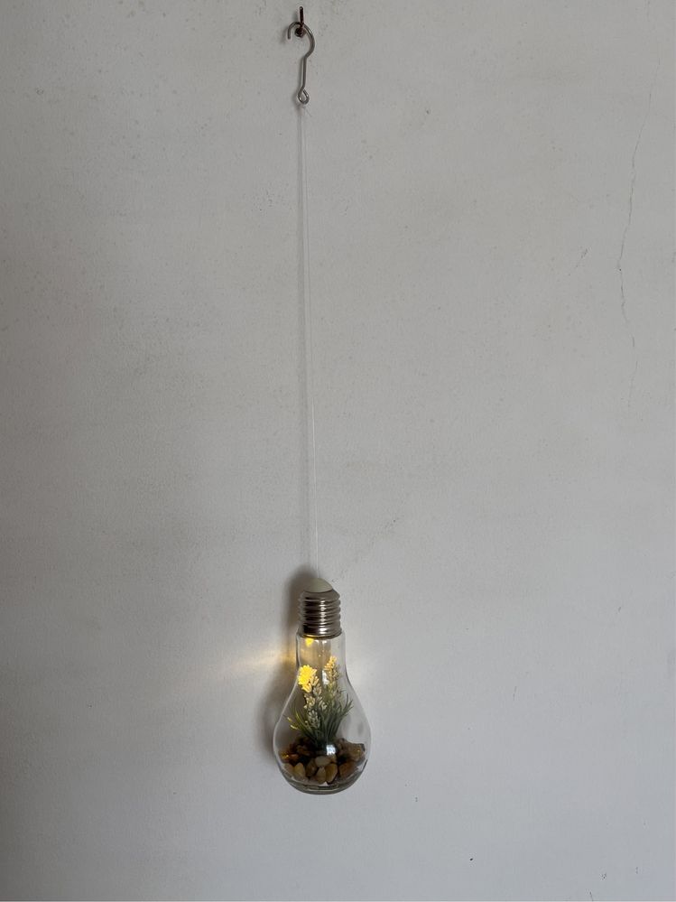 Decoração vaso lâmpada suspenso com cacto