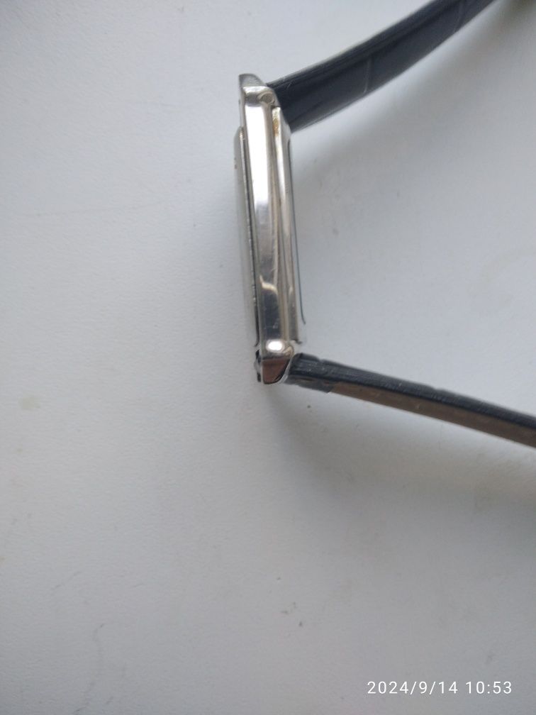 Часы   AVON SR826SW