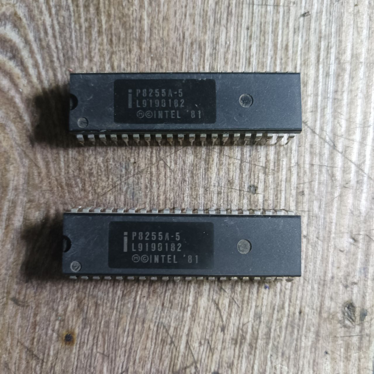 Intel PB8255A-5 TP87C51FA1