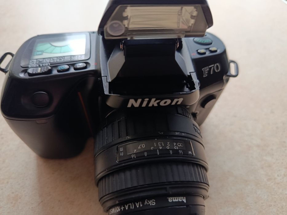 Analogowy Nikon F70