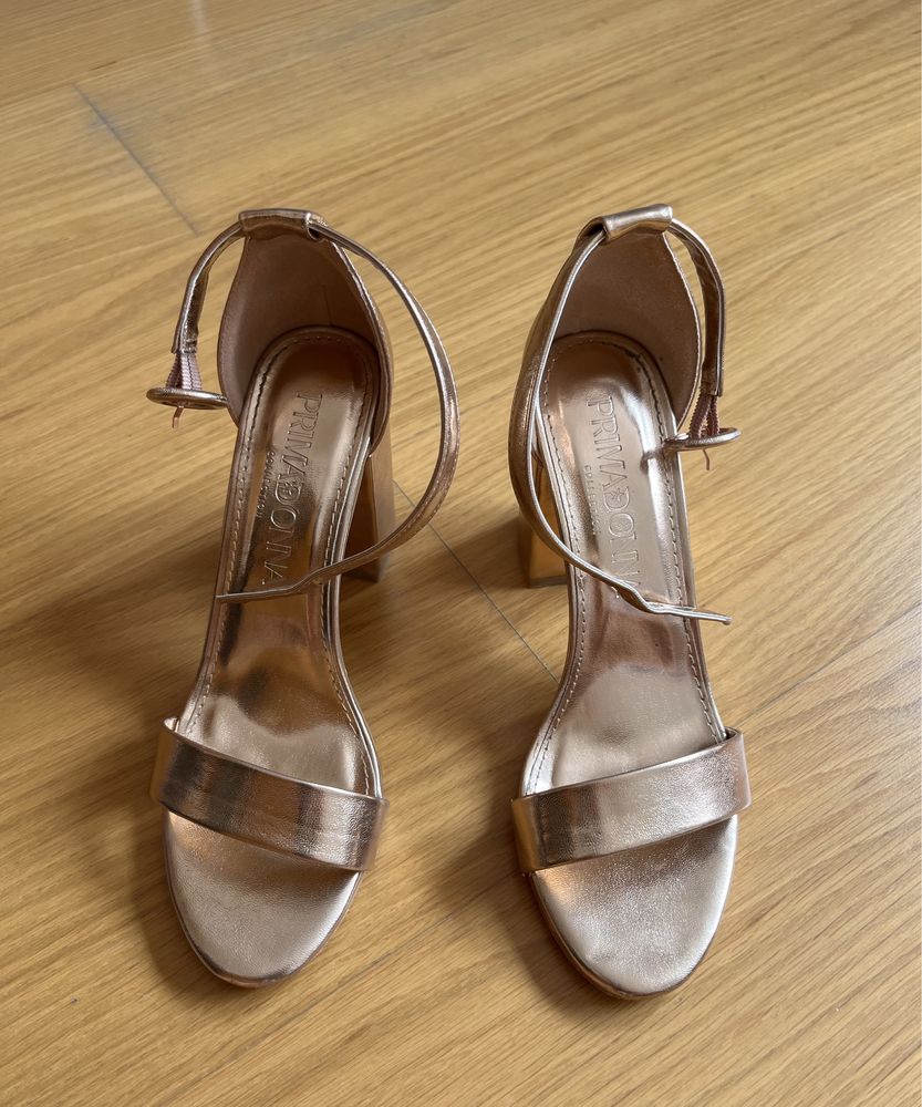 Sapatos rose gold