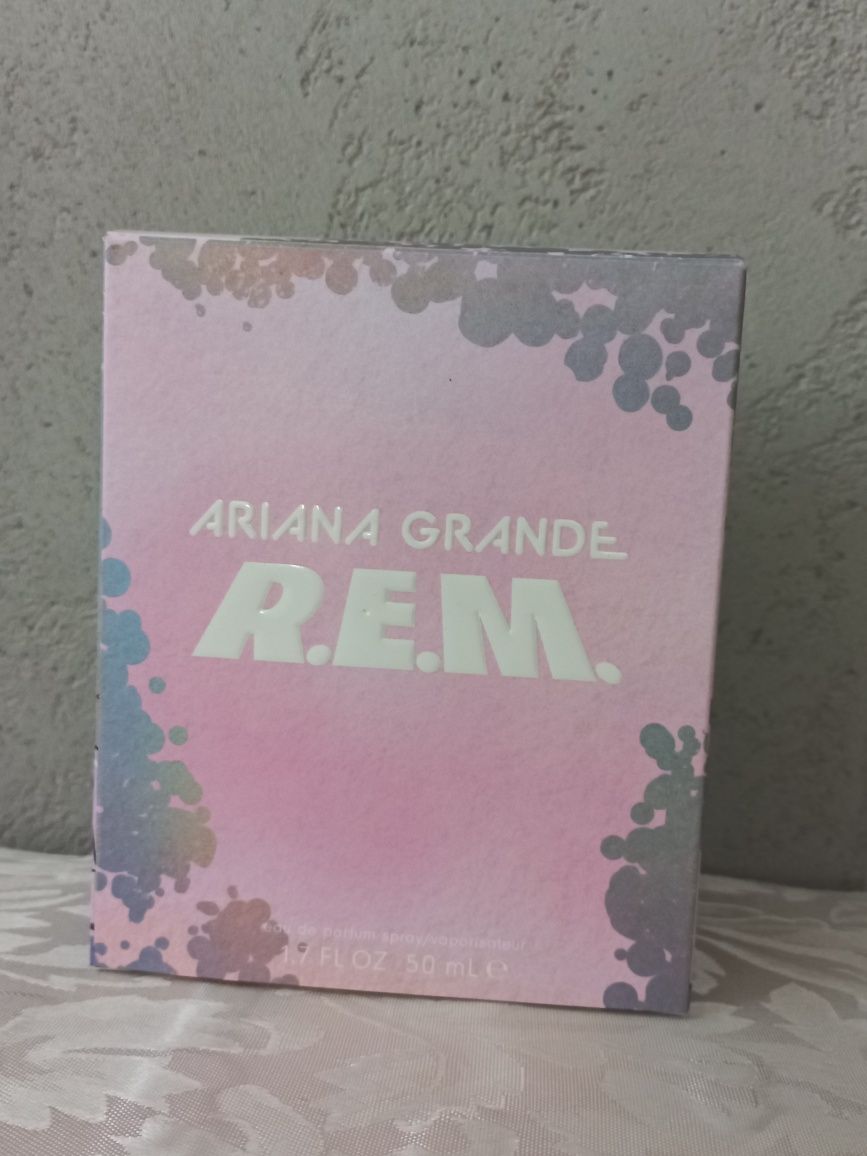 Perfumy REM by Ariana Grande