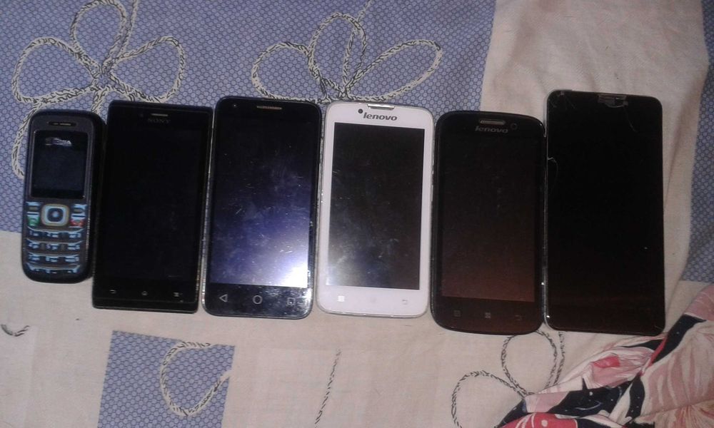 Лот телефонов на разборку