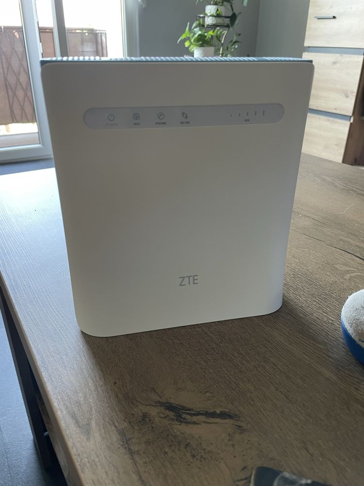 Router ZTE MF286D pudełko instrukcja karta gwarancyjna