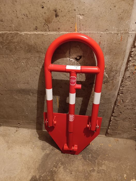 Blokada parkingowa, słupek parkingowy