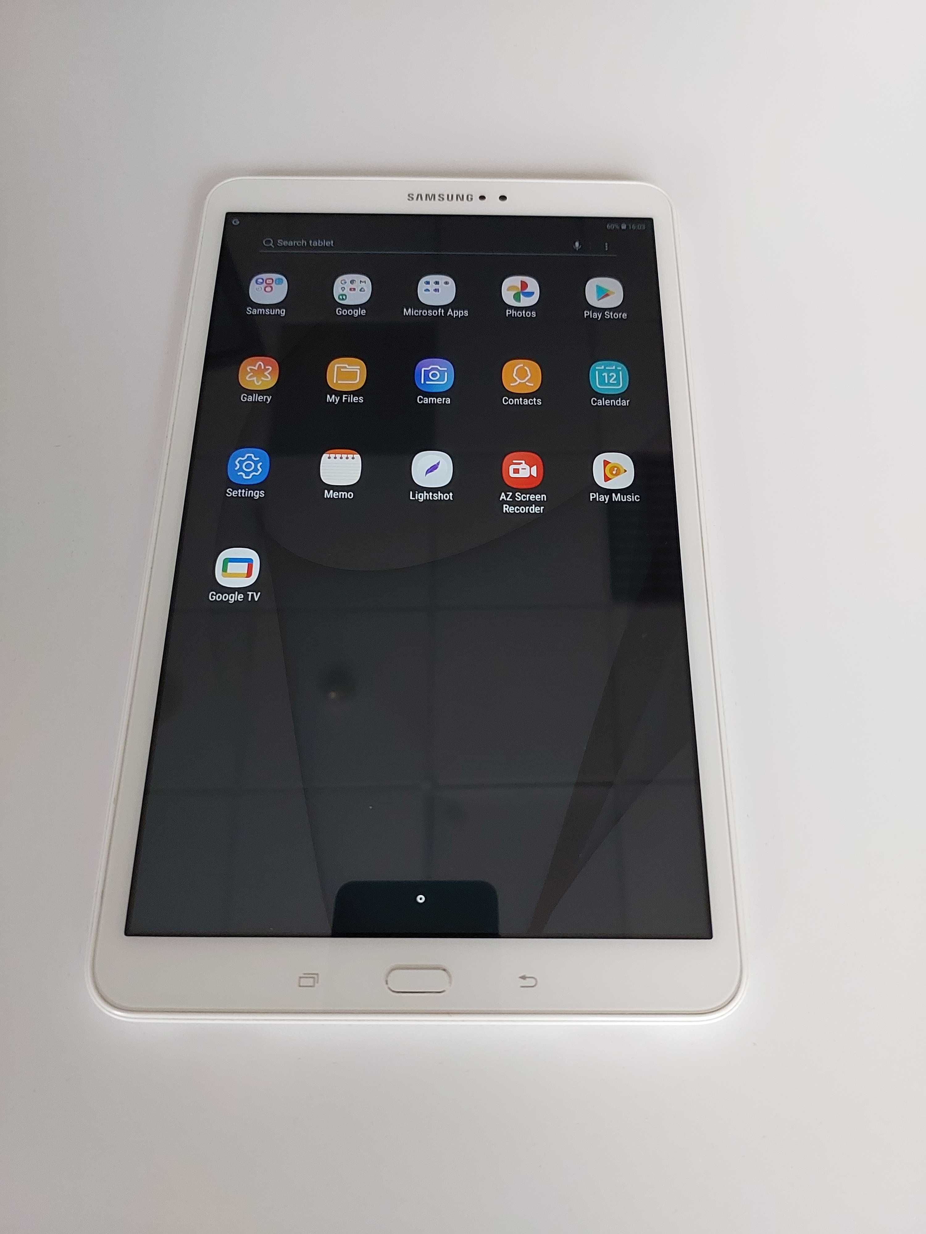 Планшет Samsung Galaxy Tab A (2016) SM-T580 16GB 10.1