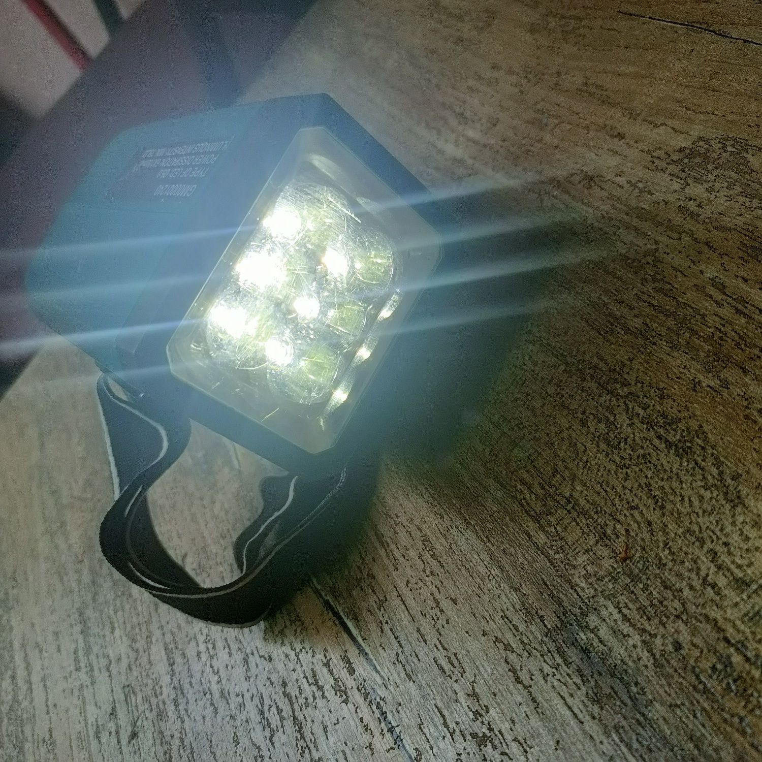 Makita Latarka LED DML 146+Bateria 3,0Ah 14,4v
