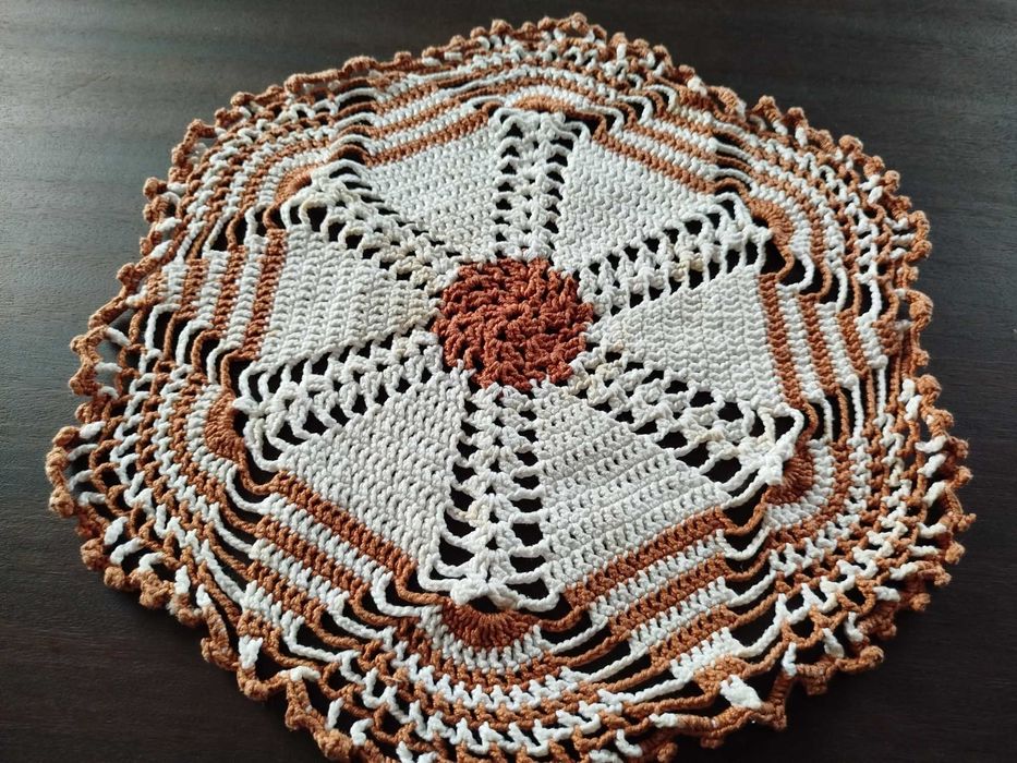 Conjunto de variospanos em crochê redondos