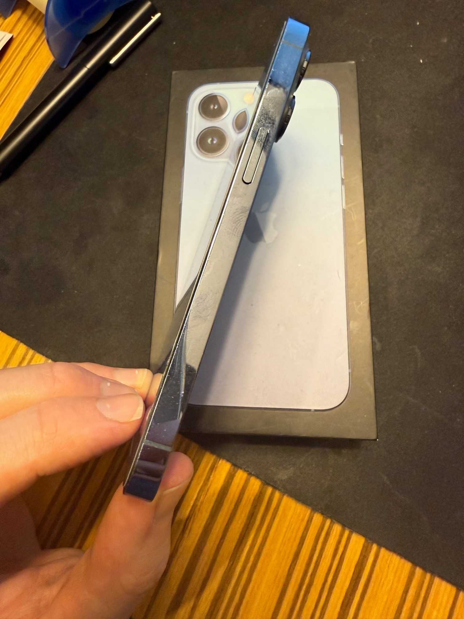 Telefon Apple Iphone 13 PRO 256 GB NIEBIESKI, stan idealny
