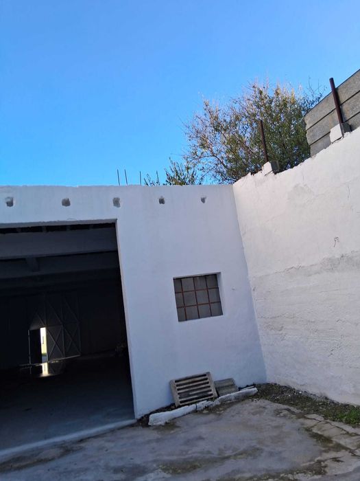 Aluga se casa e oficina