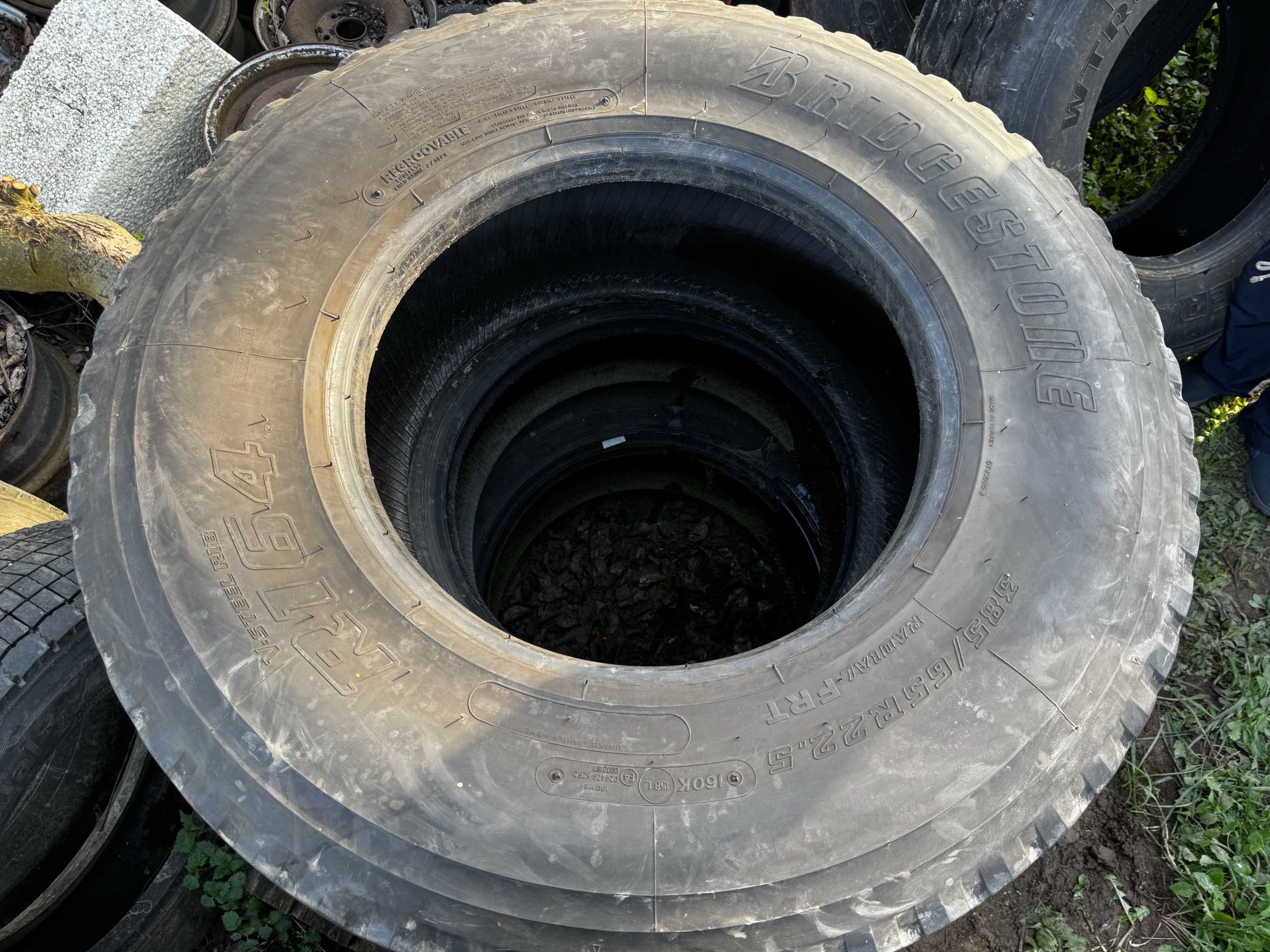 Вантажні шини BRIDGESTONE 385/65 R22,5 V-Steel R164, грузова резина