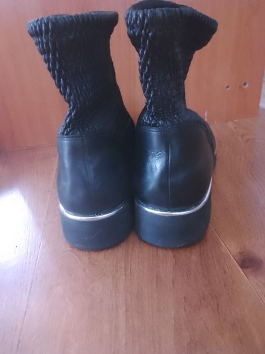 Продам весняні ботинки челсі
