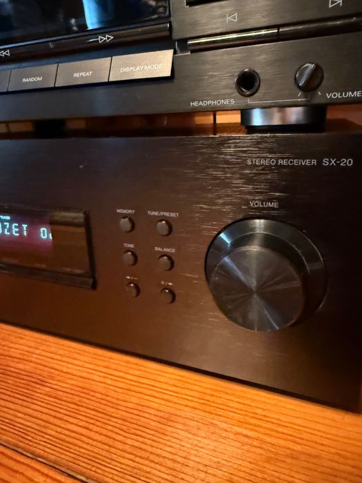 Amplituner Pioneer SX- 20 z pilotem/ moc 2 x 100 W