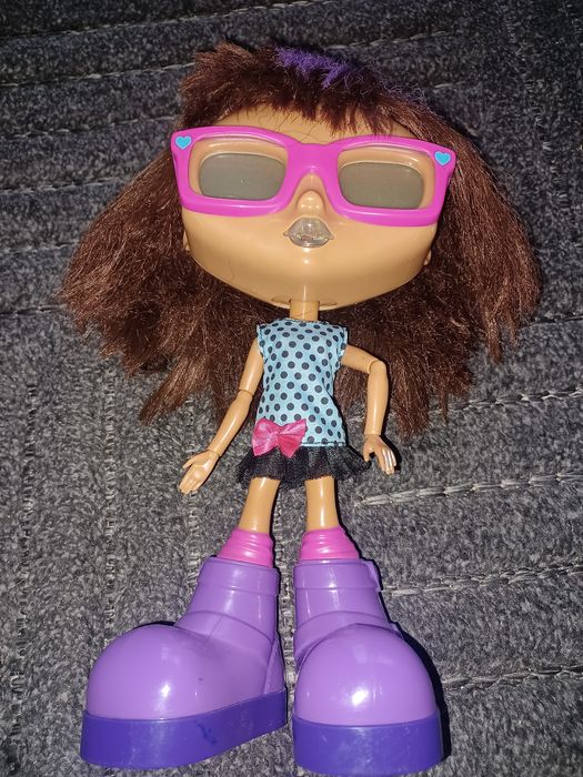 Lalka  interaktywna.