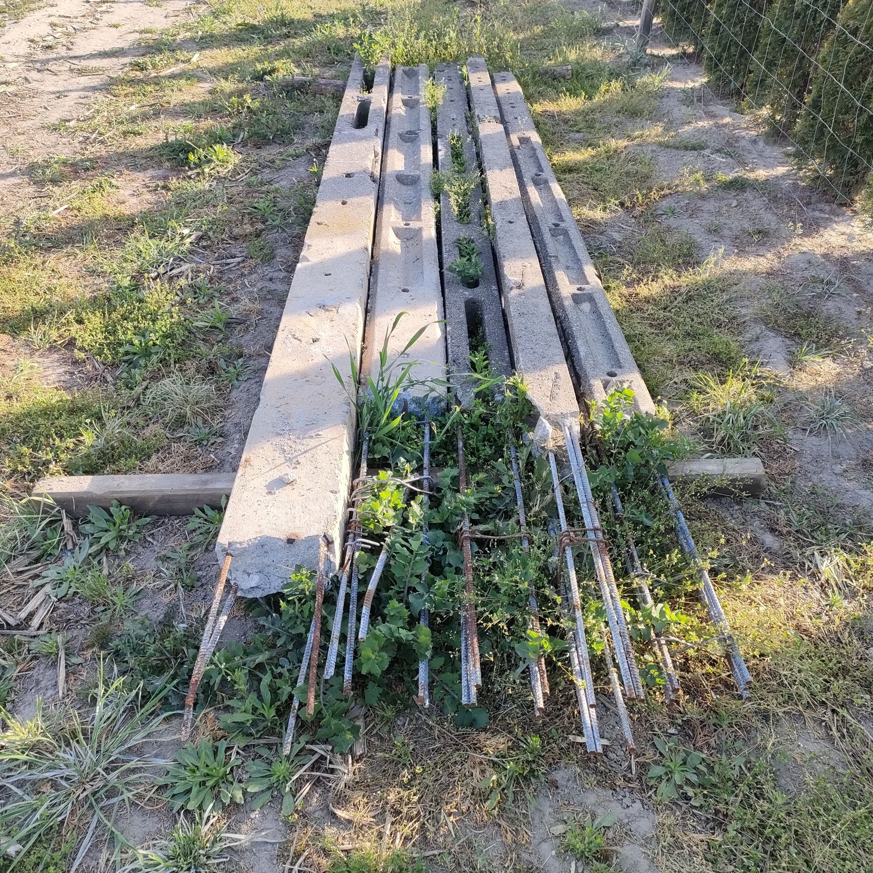Słupy energetyczne z rozbiórki
