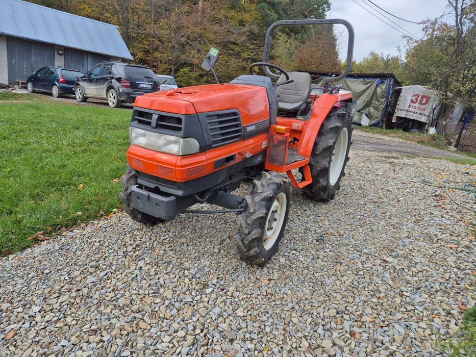 Sprzedam Mini Traktor Kubota GL 26 stan bardzo dobry 4x4 plug do snieg