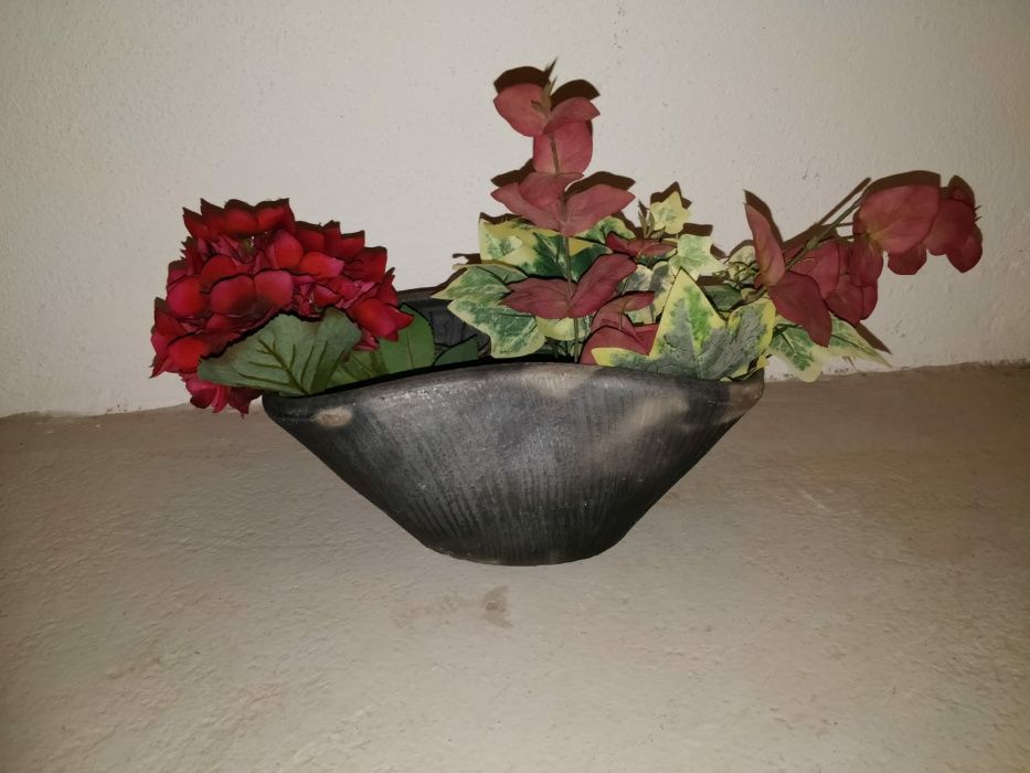 Taça em barro Bisalhães com flores