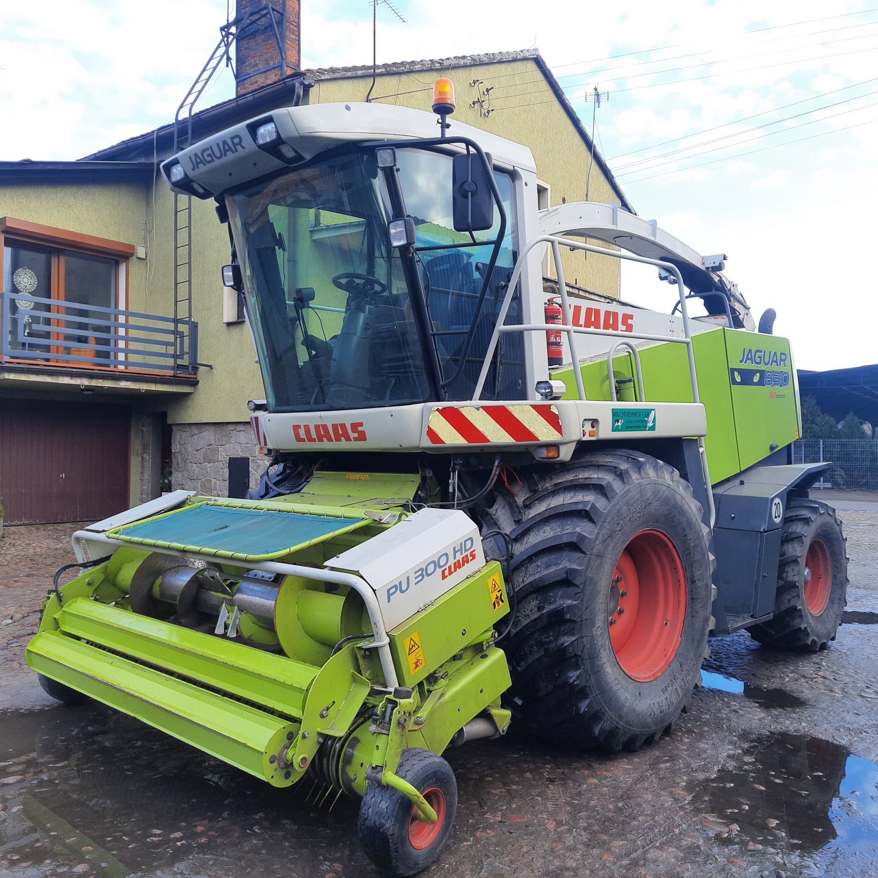 Claas Jaguar 830 z podbieraczem PU 300HD