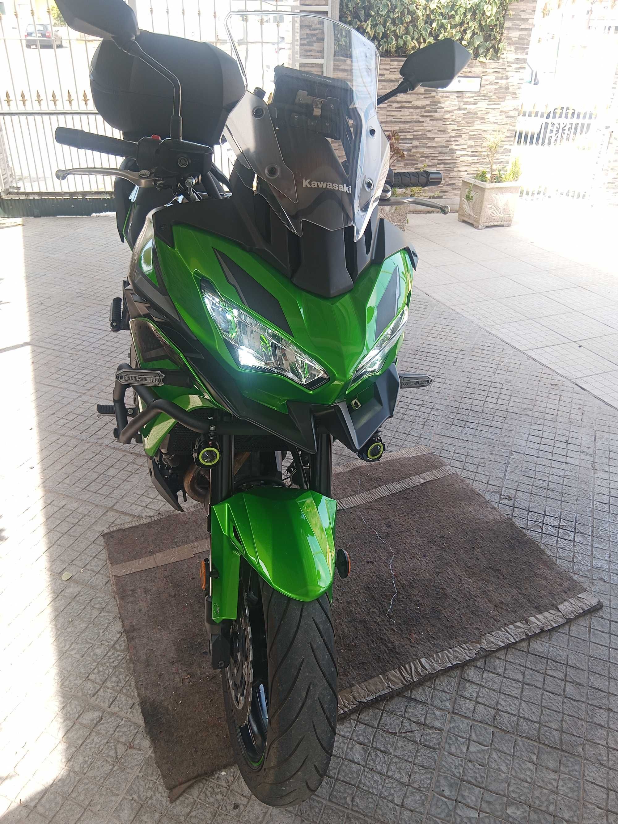 moto kawasaki versys 650 como nova so 2400 Km