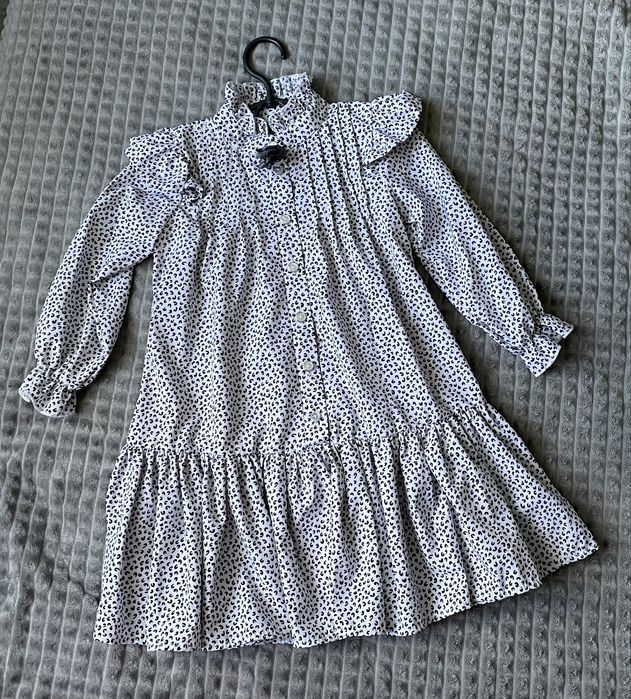 Чарівна суконька для дівчинки