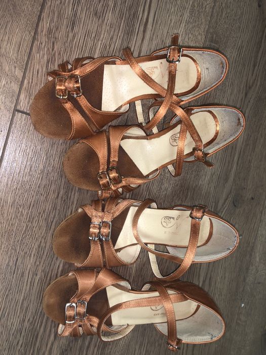 Бальні туфлі дитячі