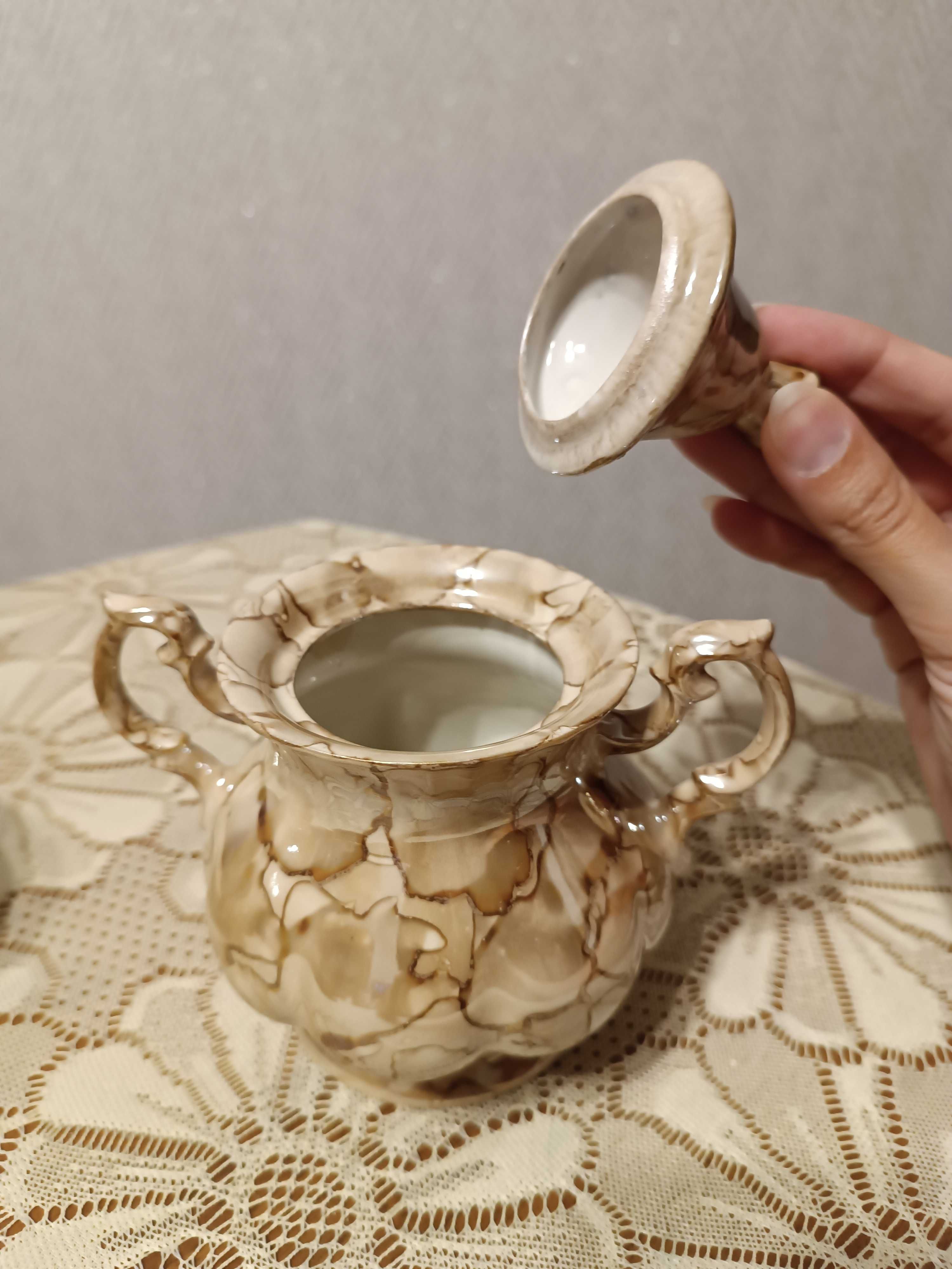 Тарілки, цукорниця, чашки. Посуд вінтажний