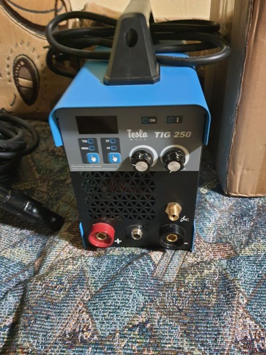 Сварка Tesla TIG/MMA 250 аргонодуговой