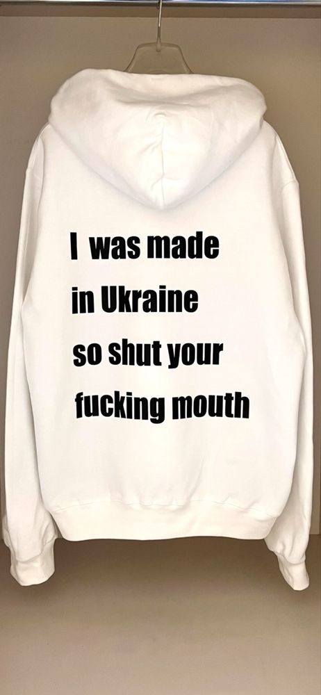 Худі з принтом на спині