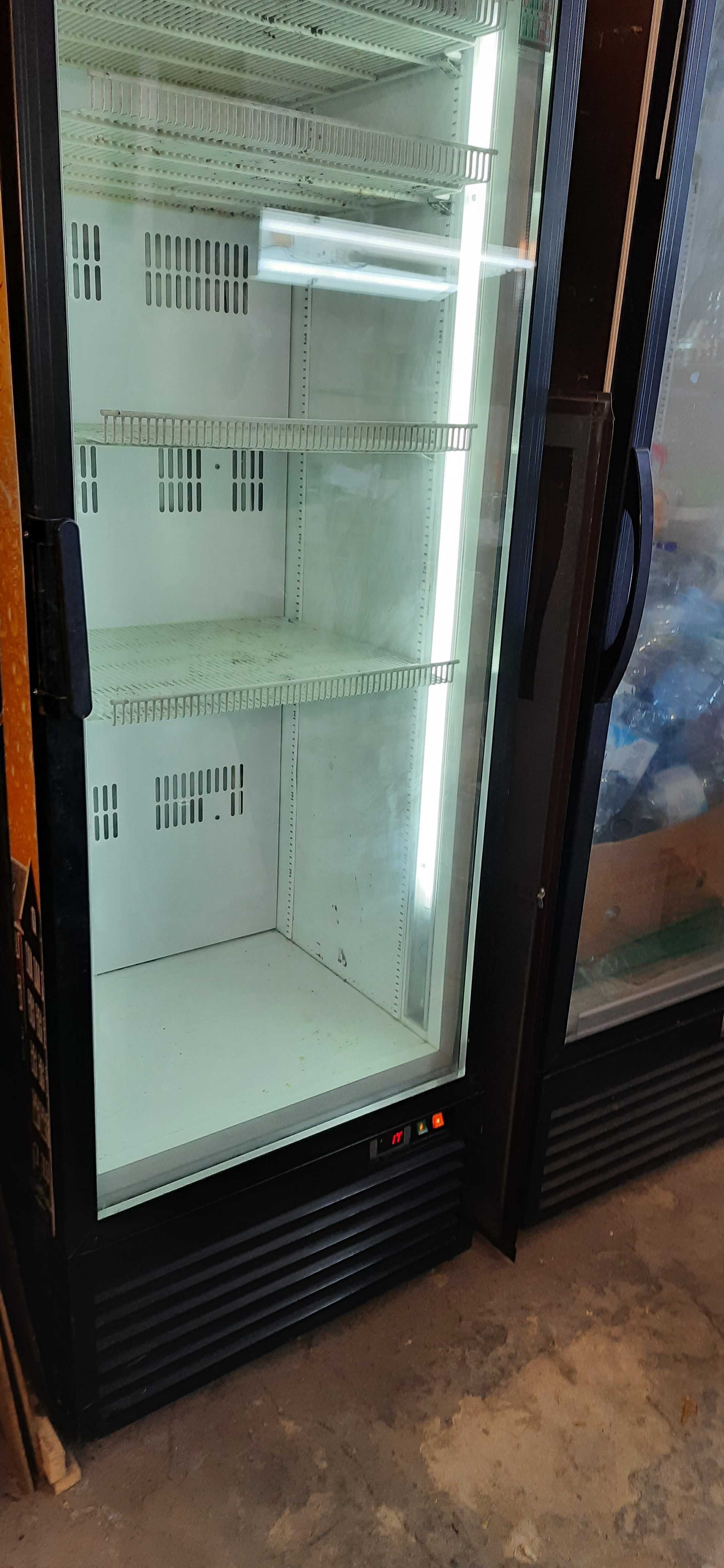 Холодильный шкаф UBC  . б/у