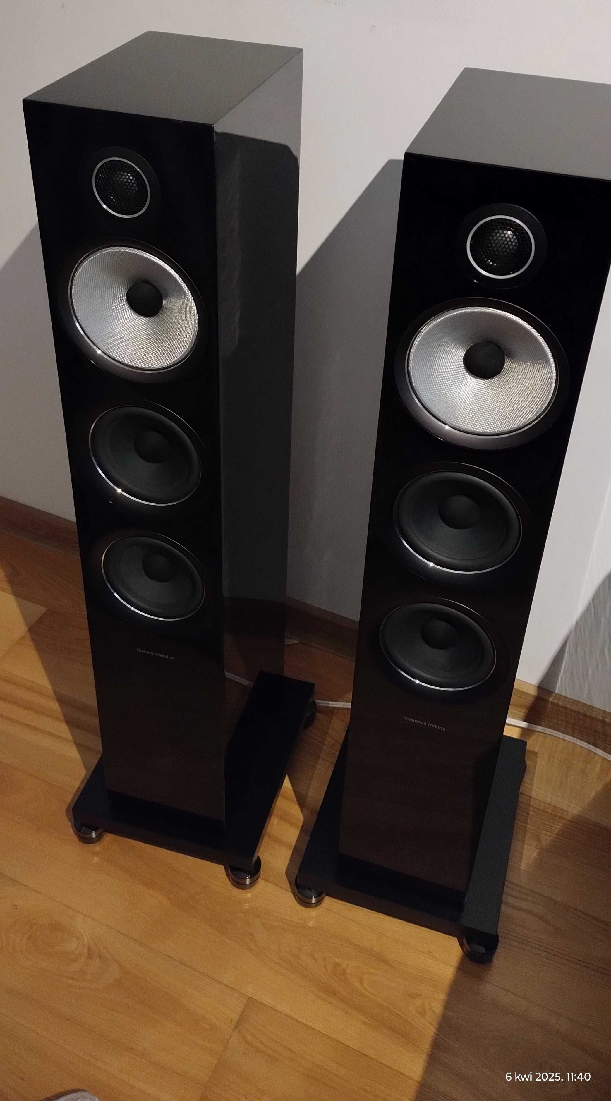 Kolumny Bowers & Wilkins 704 S 2