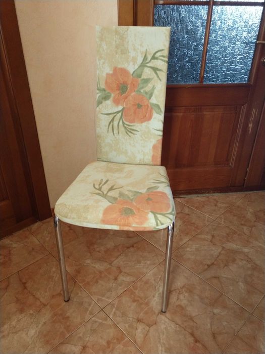 Стул для їдальні, кухні, різної конструкції